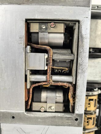 Luft-Boden Einheitsempfänger E52 a " Köln" der Luftwaffe. Optik gut, Funktion nicht geprüft