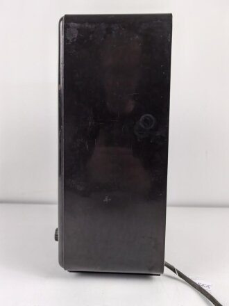 Volksempfänger VE301w, Hersteller WEGA Radio Stuttgart. Guter Gesamtzustand, Rückwandschrauben erneuert, Funktion nicht geprüft