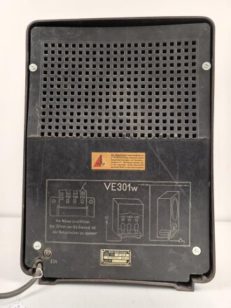 Volksempfänger VE301w, Hersteller WEGA Radio Stuttgart. Guter Gesamtzustand, Rückwandschrauben erneuert, Funktion nicht geprüft