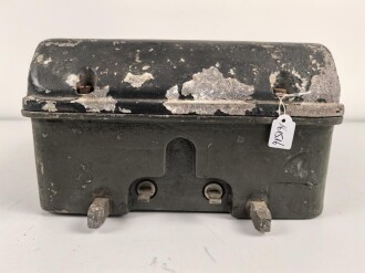 Umformer U.20 a 3 der Wehrmacht für 20 Watt Sender in Fahrzeugen. Baujahr 1938. Originallack, unrichtiger Deckel, Funktion nicht geprüft