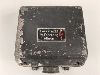 Umformer U.20 a 3 der Wehrmacht für 20 Watt Sender in Fahrzeugen. Baujahr 1938. Originallack, unrichtiger Deckel, Funktion nicht geprüft