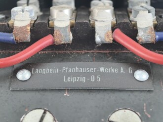Umformer U.10 a 1 der Wehrmacht für 10 Watt Sender in Fahrzeugen. Baujahr 1943. Originallack, Funktion nicht geprüft