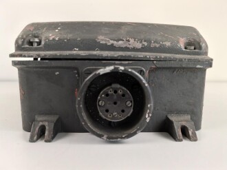 Umformer U.10 a 1 der Wehrmacht für 10 Watt Sender in Fahrzeugen. Baujahr 1943. Originallack, Funktion nicht geprüft
