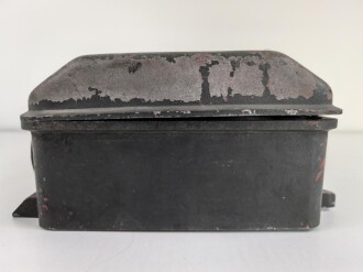 Umformer U.10 a 1 der Wehrmacht für 10 Watt Sender in Fahrzeugen. Baujahr 1943. Originallack, Funktion nicht geprüft