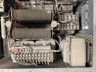 Luftwaffe, Netzanschlußgerät NA 8, Ln 27468. Kraftquelle für 100 Watt Sender . Originallack, Funktion nicht geprüft.