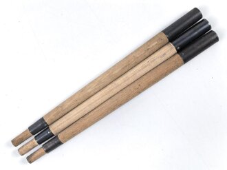 Zeltstock 01 Wehrmacht, Zubehör für die Zeltbahn 31, gehört in den Zubehörbeutel. Drei Stück in sehr gutem Zustand, ein Stück gestempelt 1941, ein weiteres 1940