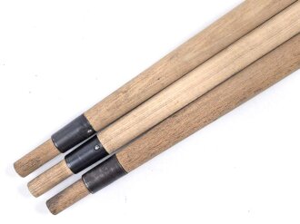 Zeltstock 01 Wehrmacht, Zubehör für die Zeltbahn 31, gehört in den Zubehörbeutel. Drei Stück in sehr gutem Zustand, ein Stück gestempelt 1941, ein weiteres 1940