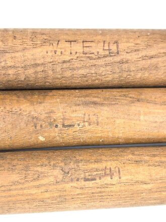 Zeltstock 01 Wehrmacht, Zubehör für die Zeltbahn 31, gehört in den Zubehörbeutel. Drei Stück in sehr gutem Zustand, jeweils gleicher Hersteller 1941 gestempelt