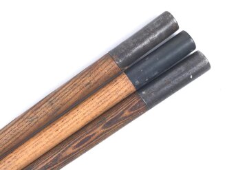 Zeltstock 01 Wehrmacht, Zubehör für die Zeltbahn 31, gehört in den Zubehörbeutel. Drei Stück in gutem Zustand, ein Stück gestempelt 1940