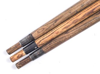 Zeltstock 01 Wehrmacht, Zubehör für die Zeltbahn 31, gehört in den Zubehörbeutel. Drei Stück in sehr gutem Zustand, ein Stück gestempelt 1937