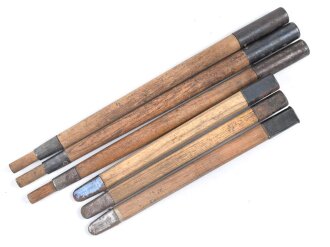 Zeltstock 01 und Zeltplock 29 Wehrmacht, Jeweils drei Stück als Zubehör für die Zeltbahn 31, gehört in den Zubehörbeutel.