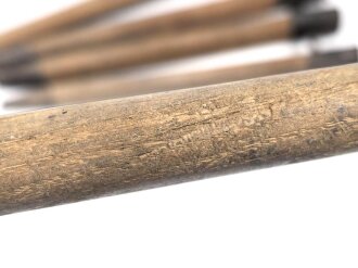 Zeltstock 01 und Zeltplock 29 Wehrmacht, Jeweils drei Stück als Zubehör für die Zeltbahn 31, gehört in den Zubehörbeutel.