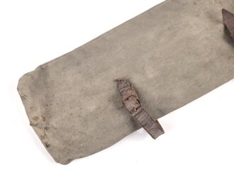 Zeltzubehörbeutel Wehrmacht, Kammerstück von 1935, die Lederriemen angetrocknet