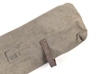 Zeltzubehörbeutel Wehrmacht, Kammerstück von 1935, die Lederriemen angetrocknet