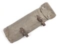 Zeltzubehörbeutel Wehrmacht, Kammerstück von 1935, die Lederriemen angetrocknet