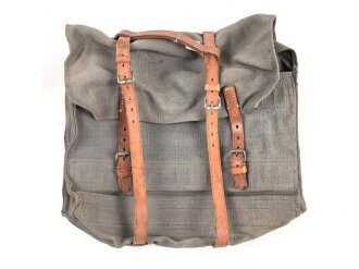 Wehrmacht, Tasche für Signaltuch und Pflöcke zur Befestigung. Ungebraucht, datiert 1941. Der runde "WaA" Stempel ist sicherlich neuzeitlich