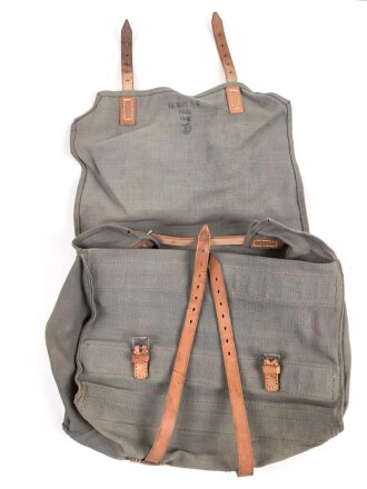 Wehrmacht, Tasche für Signaltuch und Pflöcke zur Befestigung. Ungebraucht, datiert 1941. Der runde "WaA" Stempel ist sicherlich neuzeitlich