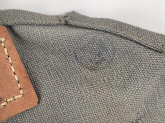 Wehrmacht, Tasche für Signaltuch und Pflöcke zur Befestigung. Ungebraucht, datiert 1941. Der runde "WaA" Stempel ist sicherlich neuzeitlich
