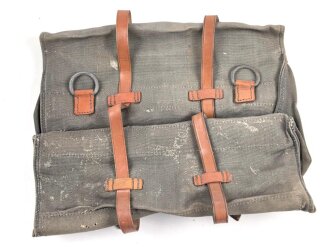 Wehrmacht, Tasche für Signaltuch und Pflöcke zur Befestigung. Ungebraucht, Lagerspuren