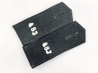 Heer, Paar Schulterklappen für Mannschaften. Nicht ganz paarig, aber allem anschein nach so zusammen getragen. Die ursprüngliche, kurbelgestickte Regimentsnummer entfernt und mit neuer Versehen