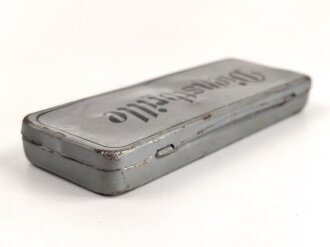 Dienstbrille eines Schützen im Infanterie Regiment 78. Getragenes Stück, die Hülle verbeult