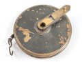Maßband Wehrmacht, gehört in den Transportkasten zum Entfernungsmesser 36. Originallack