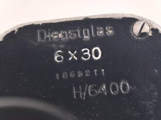 Dienstglas 6 x 30 Wehrmacht. Hersteller Carl Zeiss Jena. Klare Durchsicht, Strichplatte deutlich. getragenes Stück in gutem Gesamtzustand