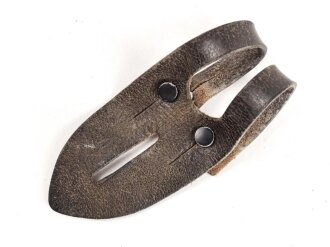 Anknöpflasche für ein Dienstglas  Wehrmacht. Leder weich, gebraucht