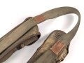 Reichswehr und frühe Wehrmacht, Satz MG13 Magazintaschen mit Trageriemen. Stark getragen, ein Verschlussriemen fehlt
