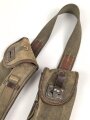 Reichswehr und frühe Wehrmacht, Satz MG13 Magazintaschen mit Trageriemen. Stark getragen, ein Verschlussriemen fehlt