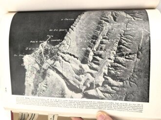 "Ägypten und Cyrenaika" Luftgeographisches Einzelheft 1.Teil, Herausgegeben vom Generalstab der Luftwaffe 1942. Einband angeschmutzt, sonst guter Zustand, etwas über DIN A4