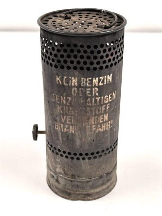 Dochtlampe zur Sammleranwärmung für Wehrmachtsfahrzeuge, ungereinigtes Stück, Originallack, datiert 1942