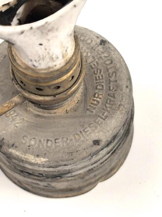 Dochtlampe zur Sammleranwärmung für Wehrmachtsfahrzeuge, ungereinigtes Stück, Originallack, datiert 1942