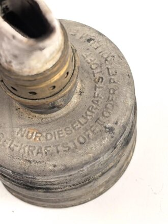 Dochtlampe zur Sammleranwärmung für Wehrmachtsfahrzeuge, ungereinigtes Stück, Originallack, datiert 1942