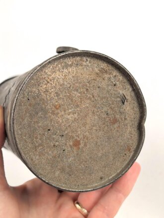 Dochtlampe zur Sammleranwärmung für Wehrmachtsfahrzeuge, ungereinigtes Stück, Originallack, datiert 1942