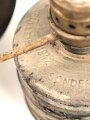 Dochtlampe zur Sammleranwärmung für Wehrmachtsfahrzeuge, ungereinigtes Stück, Originallack, datiert 1942