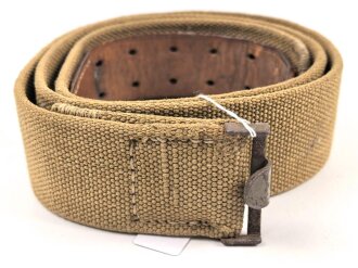 Koppelriemen in Tropenausführung Wehrmacht. Getragenes Stück, datiert 1942, Gesamtlänge 106cm