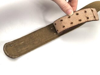 Koppelriemen in Tropenausführung Wehrmacht. Getragenes Stück, datiert 1942, Gesamtlänge 106cm