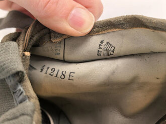 Gasmaske Wehrmacht in Bereitschaftsbüchse Modell 1930 datiert 1937. Maske und Filter in nahezu neuwertigem Zustand