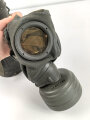 Gasmaske Wehrmacht in Bereitschaftsbüchse Modell 1930 datiert 1937. Maske und Filter in nahezu neuwertigem Zustand