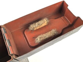 Transportkasten für zwei 20mm Flak Magazine der Wehrmacht. Originallack