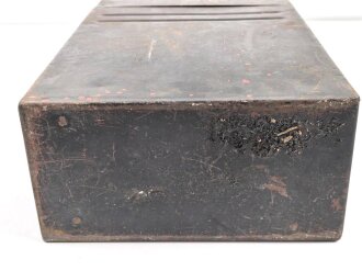 Transportkasten für zwei 20mm Flak Magazine der Wehrmacht. Originallack