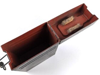 Transportkasten für zwei 20mm Flak Magazine der Wehrmacht. Originallack