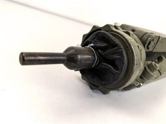 "Gestell 31"Scherenfernrohr Dreibein Wehrmacht, Ungewöhnlicher, aufgeschraubter Zapfen , vermutlich neuzeitlliche Modifikation.