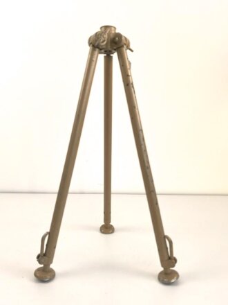 "Kleines Gestell 31" Wehrmacht. Schwere Zinkausführung, der obere Teil fehlt. Neuzeitlich lackiert