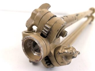 "Kleines Gestell 31" Wehrmacht. Schwere Zinkausführung, der obere Teil fehlt. Neuzeitlich lackiert