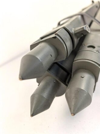 Argentien," Gestell 40" der Wehrmacht als Nachbau für die Argentinische Armee, Höchstwahrscheinlich europäische Lizenzfertigung, der Verschlussriemen aus italienischem Leder. Sehr guter Zustand