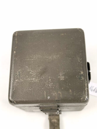 Batteriekasten ( Behälter für Stromquelle) unter anderem zum Entfernungsmesser 36. Überlackiertes Stück