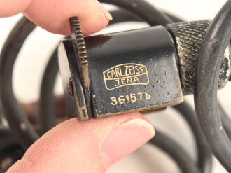 Beleuchtungskabel (Anstecklampe) unter anderem zum Entfernungsmesser 36. Hersteller Carl Zeiss Jena. Ungereinigtes Stück, Funktion nicht geprüft