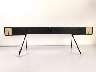 Berichtigungslatte zum Entfernungsmesser R36 der Wehrmacht, Hersteller Carl Zeiss Jena. Originale Tarnlackierung, ungereinigtes Stück